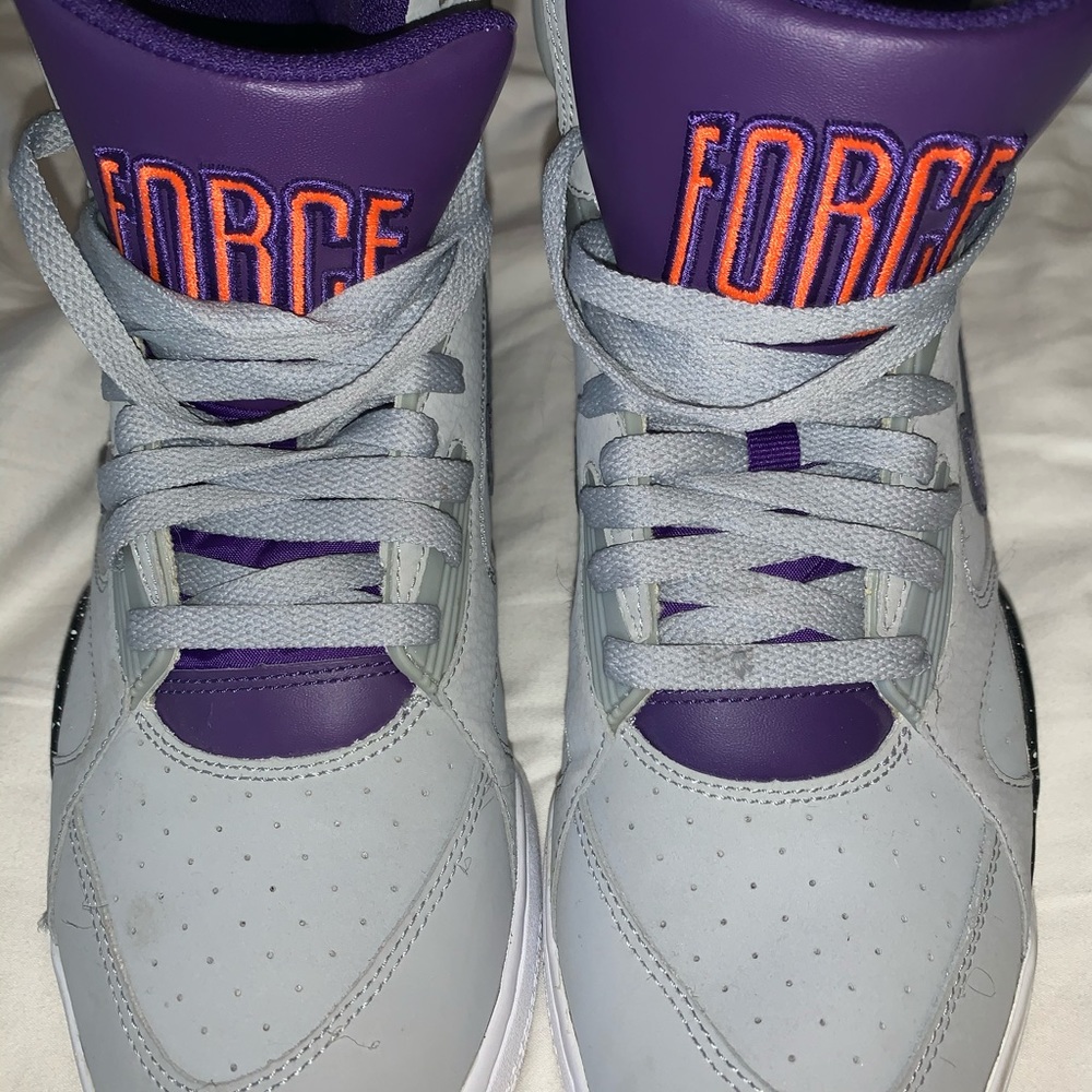 Men’s size 9 NIKE